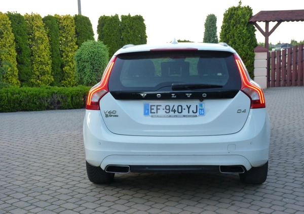 Volvo V60 cena 44500 przebieg: 299900, rok produkcji 2016 z Kraśnik małe 106